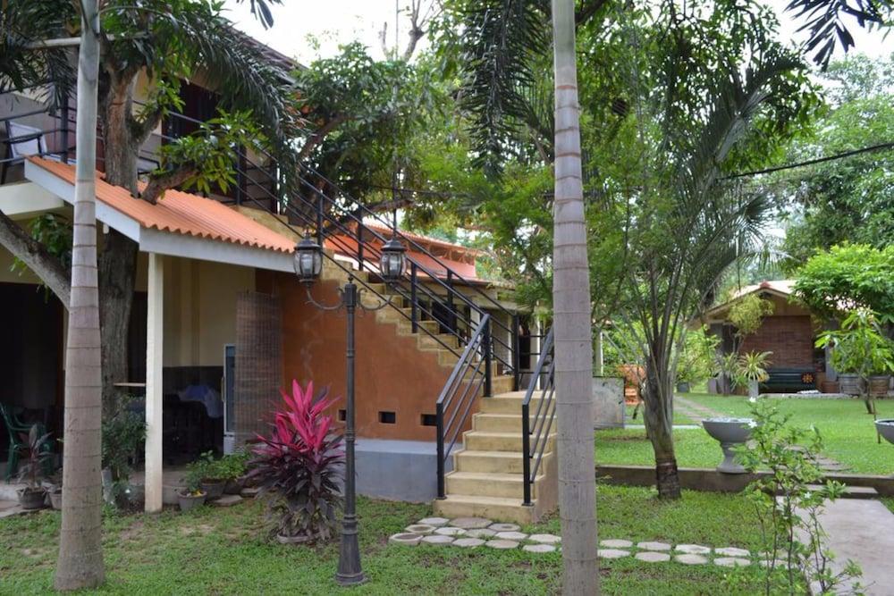 Morning Star Resorts Negombo Exterior photo